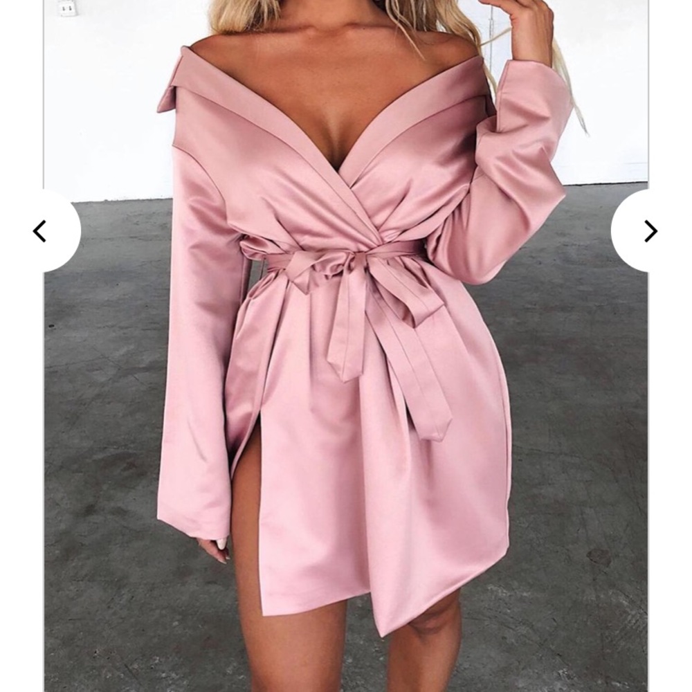 (BRAND NEW) NEVER WORN Dress